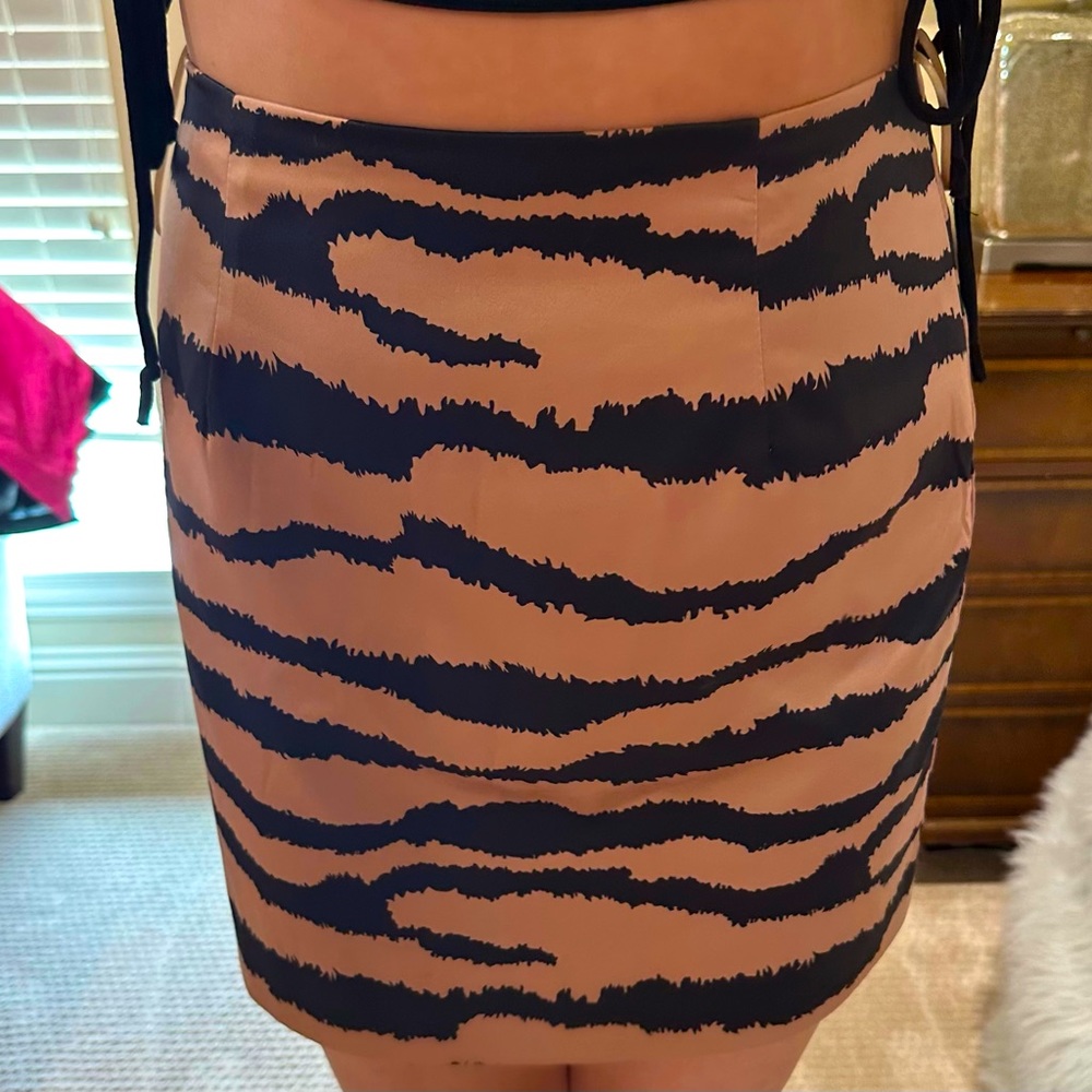 Tight print skirt